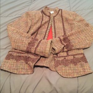 Embroidered detailed blazer